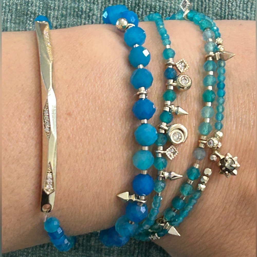Kendra Scott Aqua Supak Beaded Bracelet Set in Gold.